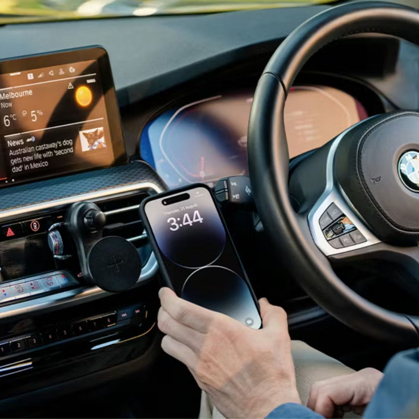 cygnett-magdrive-magnetic-car-mount-vent-smartphone-in-car-magsafe-accessory-singapore