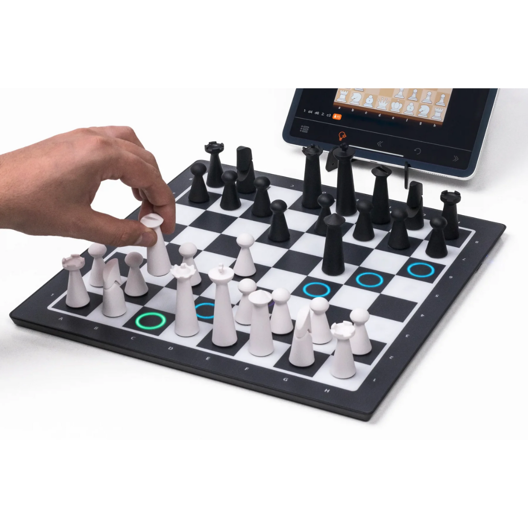 GoChess Mini delivers the perfect fusion of traditional chess, cutting-edge technology, AI, and portability. All in a slim, premium board, designed for chess lovers wherever they go.