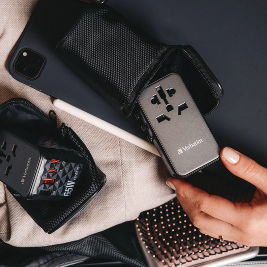 Verbatim® UTA-06 Gan III Universal Travel Adapter, (2) USB-A/(2) USB-C/Quick Charge 4+ (VER32121)